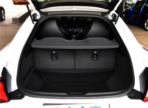 奥迪TTS 2017款 TTS Coupe 2.0TFSI quattro 车厢座椅   后备厢