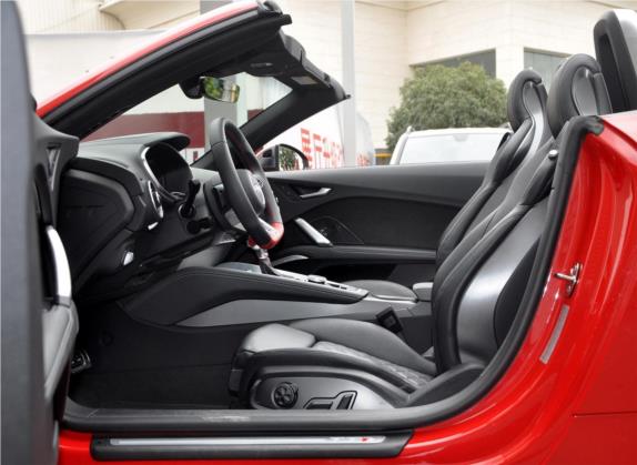 奥迪TTS 2017款 TTS Roadster 2.0TFSI quattro 车厢座椅   前排空间