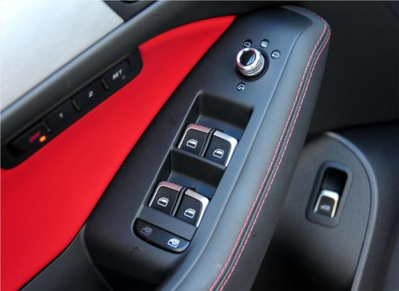 奥迪SQ5 2014款 SQ5 3.0 TFSI quattro 车厢座椅   门窗控制