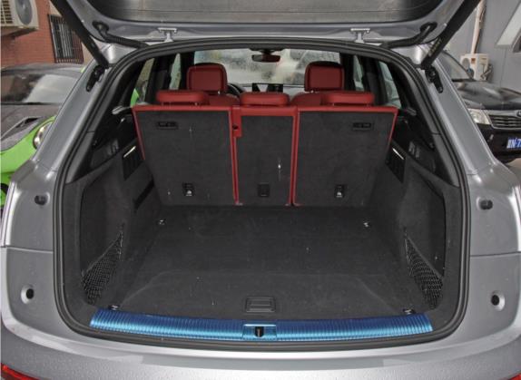 奥迪SQ5 2021款 3.0 TFSI quattro 车厢座椅   后备厢