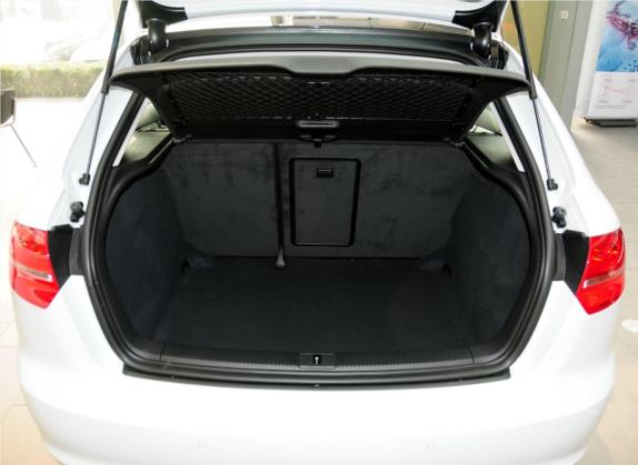 奥迪A3(进口) 2013款 Sportback 35 TFSI 尊贵型 车厢座椅   后备厢