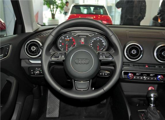 奥迪A3(进口) 2014款 Sportback 40 TFSI S line 舒适型 中控类   驾驶位