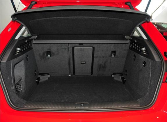 奥迪A3(进口) 2014款 Sportback 40 TFSI S line 舒适型 车厢座椅   后备厢