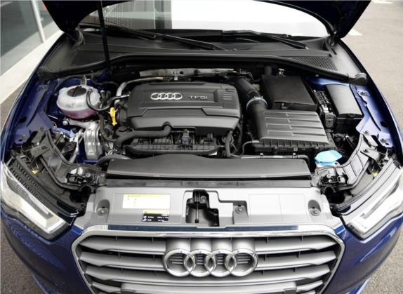 奥迪A3(进口) 2015款 Cabriolet 40 TFSI 其他细节类   发动机舱