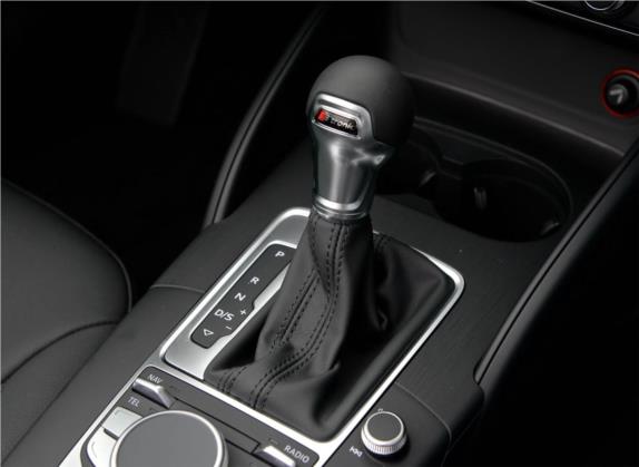 奥迪A3(进口) 2015款 Cabriolet 40 TFSI 中控类   挡把