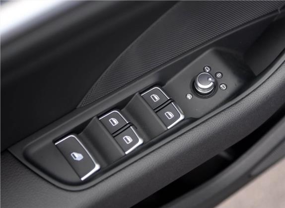 奥迪A3(进口) 2015款 Cabriolet 40 TFSI 车厢座椅   门窗控制