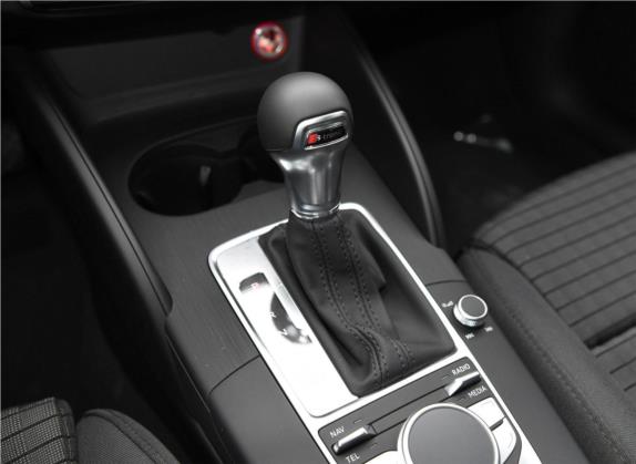 奥迪A3(进口) 2015款 Sportback 45 TFSI S line 运动型 中控类   挡把