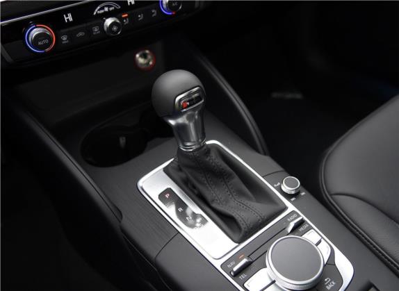 奥迪A3(进口) 2015款 Limousine 45 TFSI S line 豪华型 中控类   挡把