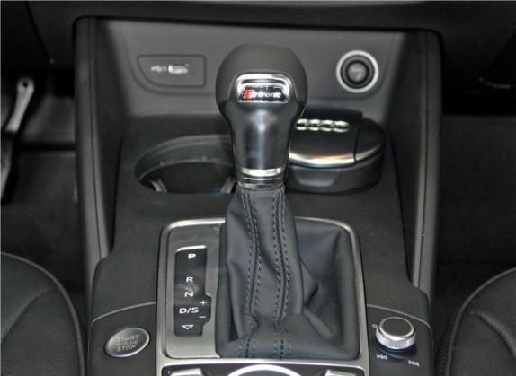 奥迪A3(进口) 2017款 Cabriolet 40 TFSI 中控类   挡把