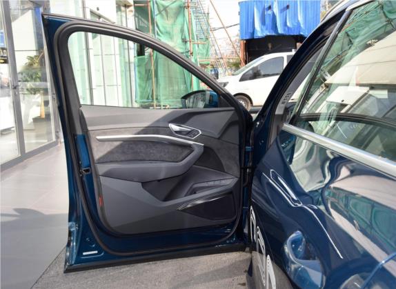 奥迪e-tron(进口) 2019款 55 quattro 技术型 车厢座椅   前门板