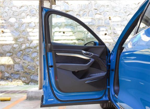 奥迪e-tron(进口) 2019款 55 quattro 全球限量版Edition 1 车厢座椅   前门板
