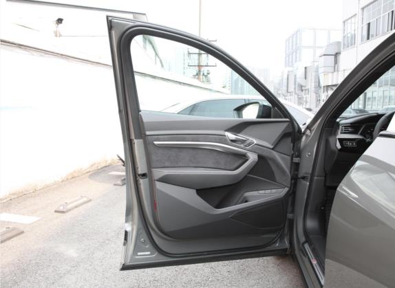 奥迪e-tron(进口) 2022款 Sportback 55 quattro 限量版 车厢座椅   前门板
