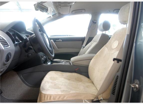 奥迪Q7 2006款 4.2 FSI quattro 技术型 车厢座椅   前排空间