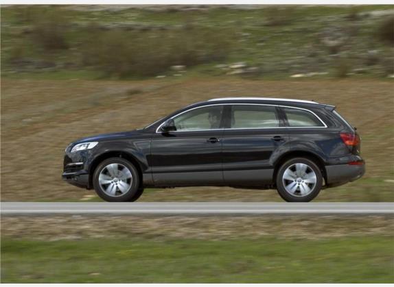 奥迪Q7 2006款 3.0 TDI quattro 外观   正侧