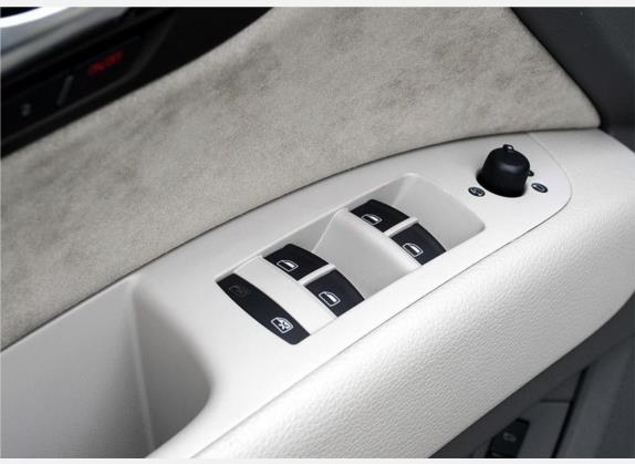 奥迪Q7 2007款 3.6 FSI quattro 豪华型 车厢座椅   门窗控制