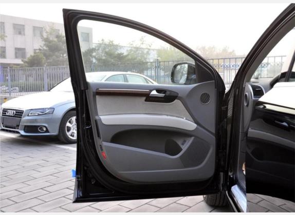 奥迪Q7 2010款 3.6 FSI quattro 基本型 车厢座椅   前门板