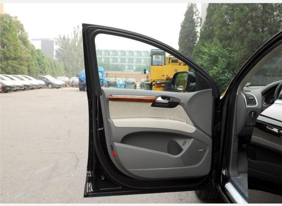 奥迪Q7 2010款 3.6 FSI quattro 技术型 车厢座椅   前门板