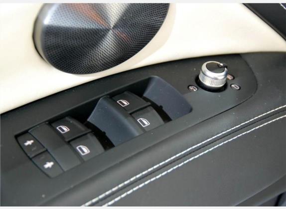 奥迪Q7 2010款 4.2 FSI quattro 豪华型 车厢座椅   门窗控制
