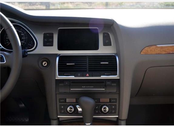 奥迪Q7 2010款 3.0 TDI quattro 领先型 中控类   中控台