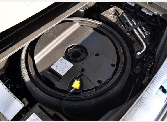 奥迪Q7 2010款 3.0 TDI quattro 领先型 其他细节类   备胎