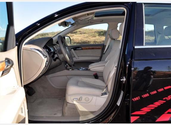 奥迪Q7 2010款 3.0 TDI quattro 领先型 车厢座椅   前排空间