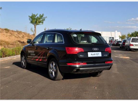 奥迪Q7 2010款 3.0 TDI quattro 领先型 外观   斜后
