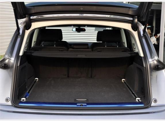 奥迪Q7 2010款 3.6 FSI舒适型运动典藏版 车厢座椅   后备厢