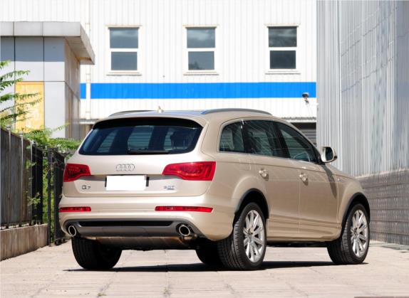 奥迪Q7 2011款 3.0 TFSI 专享型(200kW) 外观   斜后