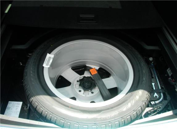 奥迪Q7 2011款 3.0 TFSI 进取型(200kW) 其他细节类   备胎