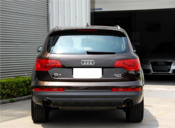 奥迪Q7 2011款 3.0 TFSI 进取型(200kW) 外观   正后