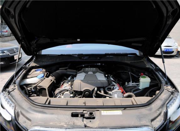 奥迪Q7 2012款 3.0 TFSI 专享型(245kW) 其他细节类   发动机舱