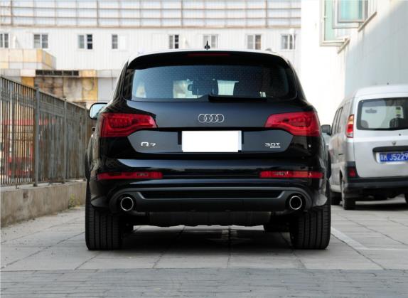 奥迪Q7 2012款 3.0 TFSI 专享型(245kW) 外观   正后