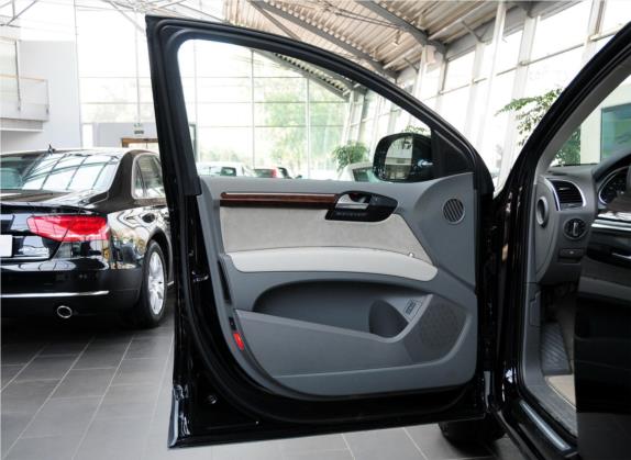 奥迪Q7 2013款 35 TFSI 进取型 车厢座椅   前门板