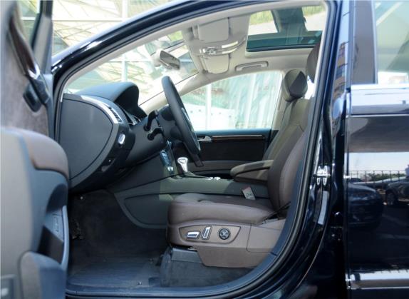 奥迪Q7 2013款 35 TFSI 技术型 车厢座椅   前排空间