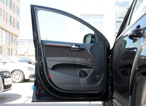 奥迪Q7 2013款 35 TFSI 技术型 车厢座椅   前门板