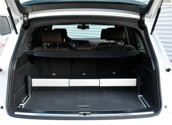 奥迪Q7 2013款 35 TFSI 专享型 车厢座椅   后备厢