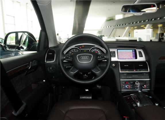 奥迪Q7 2014款 35 TFSI 进取型 中控类   驾驶位