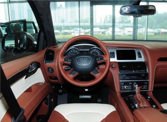 奥迪Q7 2014款 35 TFSI 专享型 中控类   驾驶位