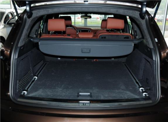 奥迪Q7 2014款 35 TFSI 专享型 车厢座椅   后备厢