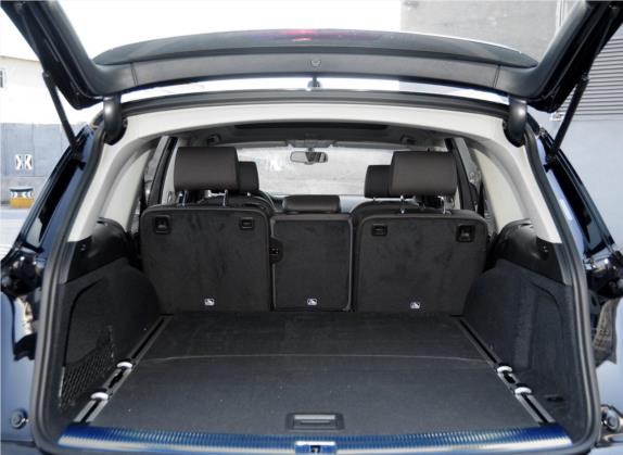 奥迪Q7 2015款 35 TFSI 进取型 车厢座椅   后备厢