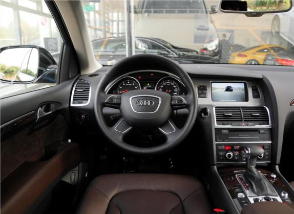 奥迪Q7 2015款 40 TFSI 典藏型 中控类   驾驶位