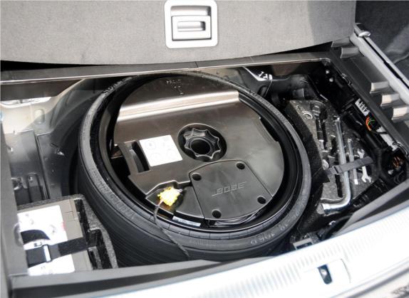 奥迪Q7 2015款 40 TFSI 典藏型 其他细节类   备胎