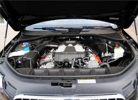 奥迪Q7 2015款 40 TFSI 典藏型 其他细节类   发动机舱