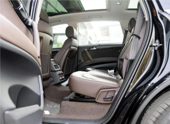 奥迪Q7 2015款 40 TFSI 典藏型 车厢座椅   后排空间