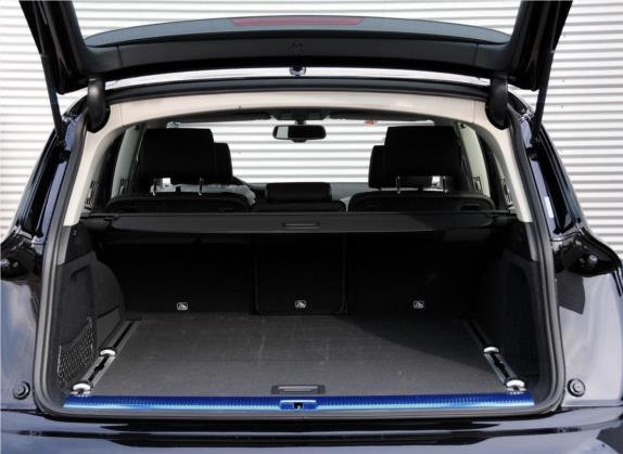奥迪Q7 2015款 40 TFSI 典藏型 车厢座椅   后备厢