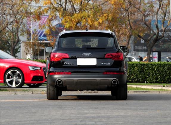 奥迪Q7 2015款 40 TFSI 典藏型 外观   正后