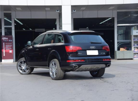 奥迪Q7 2015款 40 TFSI 尊藏型 外观   斜后