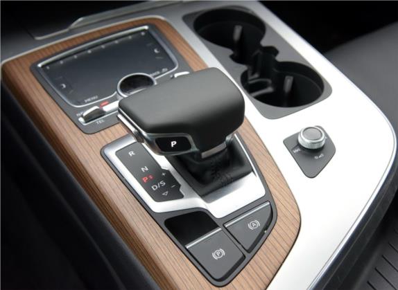 奥迪Q7 2016款 45 TFSI S line尊贵型 中控类   挡把