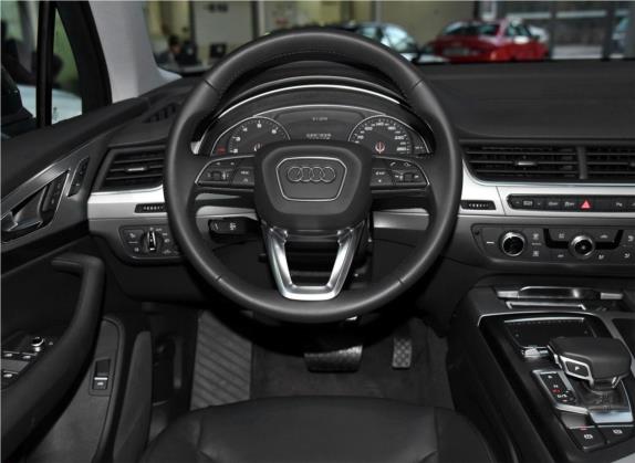 奥迪Q7 2016款 40 TFSI 舒适型 中控类   驾驶位
