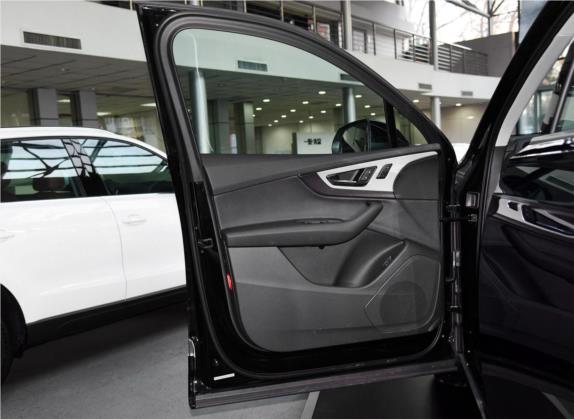 奥迪Q7 2016款 40 TFSI 舒适型 车厢座椅   前门板